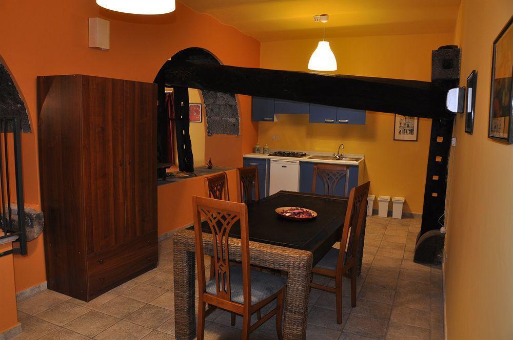 Hotel Casale E Relais Motta Camastra