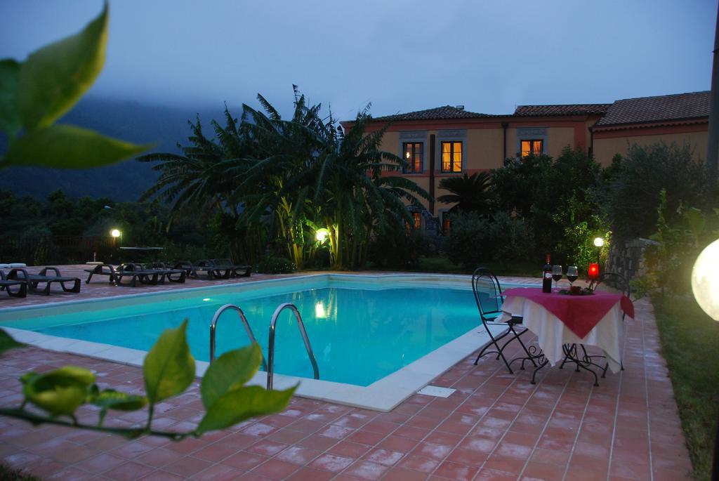 Casale E Relais Hotel Motta Camastra