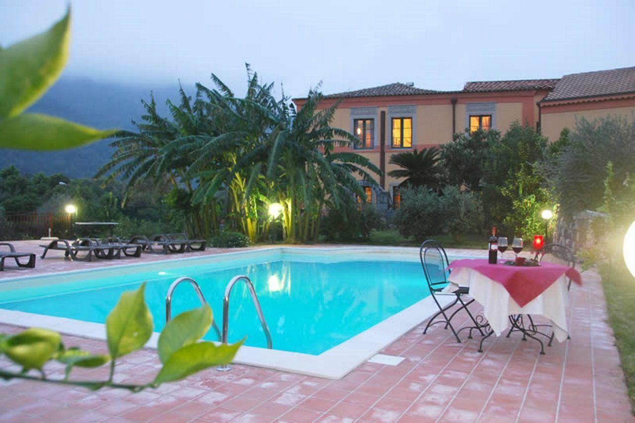 Casale E Relais Hotel Motta Camastra